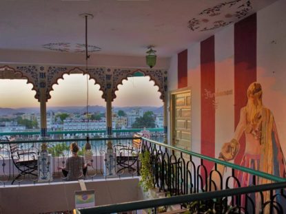 wheresachi-bestuniquethemedhostelinIndia-BunkyardHostelInUdaipur