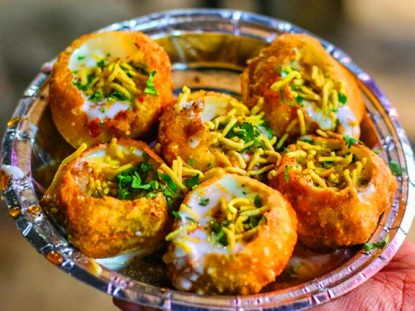 Best street food places in mumbai